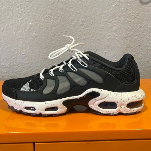 Nike | Shoes | Nike Men Shoe Size 9 No Box Black And White  display picture 1